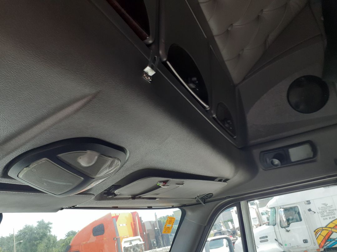 2013 KENWORTH T 700 - Image 24